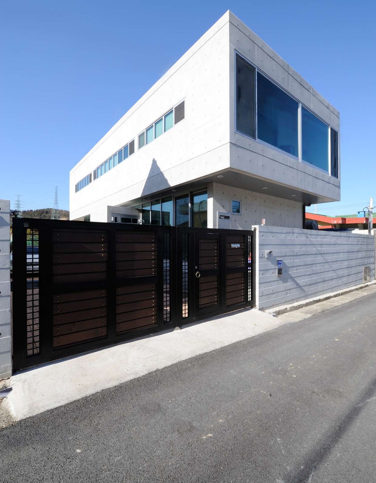 Cantilever house